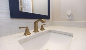 1205 Aero Ln, Berino, NM 88024