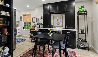 592 S 7th St, Ann Arbor, MI 48103