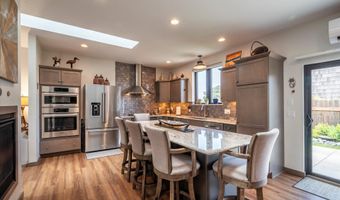 1342 11TH St, Bandon, OR 97411