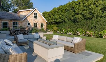 36 Hand Ln, Amagansett, NY 11930