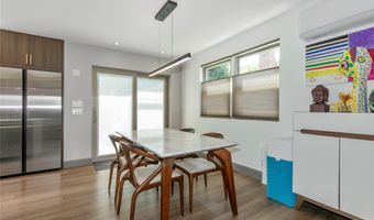 65 Oak Ridge Ln, Albertson, NY 11507