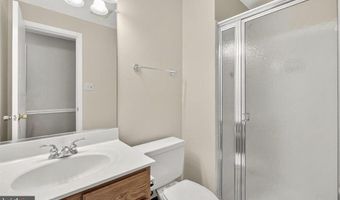 7504 WESTLAKE Ter 25, Bethesda, MD 20817