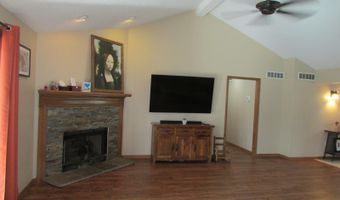1401 Sanders Dr, Auburn, IN 46706