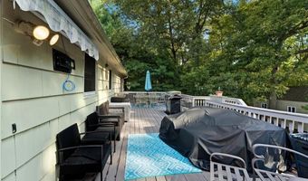 37 Carriage Rd, Cranston, RI 02920