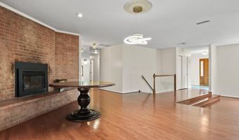 4100 DOWNING St, Annandale, VA 22003