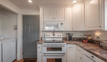 2669 CHICAGO St, Albany, OR 97322