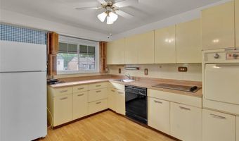 7161 Val Brook Ln, Affton, MO 63123