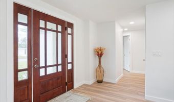 490 MAKO Dr, Atlantic Beach, FL 32233