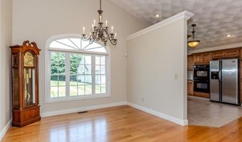 3 Sweet Corn Dr, Cranston, RI 02921