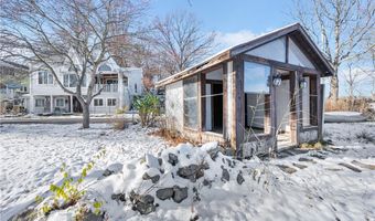 584 Apple Dr, Akron, OH 44319