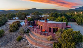 174 Hondo Seco Rd, Arroyo Hondo, NM 87513
