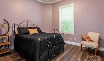 47 Timberwood Dr, Asheville, NC 28806