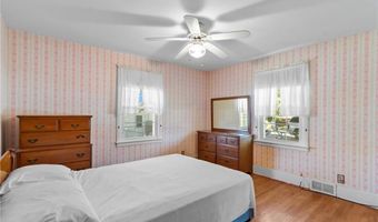 112 Oakton St, Woonsocket, RI 02895
