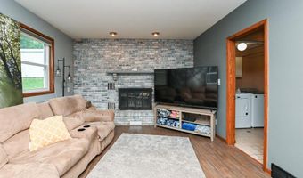 508 Rosemary Ln, Anamosa, IA 52205