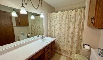 1005 3rd St, Britton, SD 57430