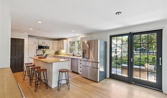 15 Birchwood Dr, Cumberland, RI 02864