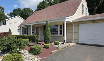 30 Oxford Ln, Aberdeen, NJ 07747