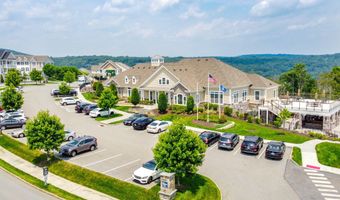 15 E Cross Trl 15, Danbury, CT 06810