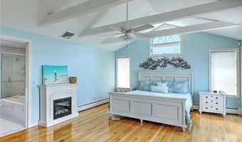 129 Seaside Dr, Jamestown, RI 02835