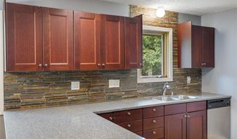 7872 142nd St W, Apple Valley, MN 55124