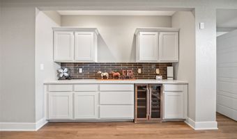 302 33rd St SE, Altoona, IA 50009