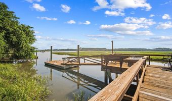 32 Eustis Landing Rd, Beaufort, SC 29907