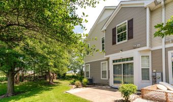 2636 Pondview Dr, Algonquin, IL 60102