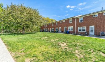 26 Karen Ct A, Bridgeport, CT 06606