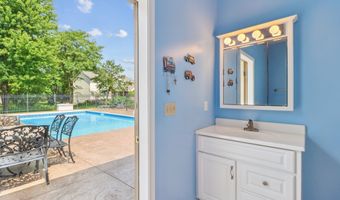 32335 Wildwood Dr, Adel, IA 50003