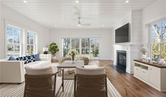 1 Knowlton Ct, Bristol, RI 02809