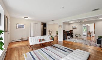 10 Pleasant Point Rd, Branford, CT 06405