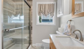 3 Garden St, Branford, CT 06405