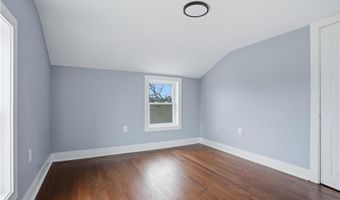188 Greene Ln, Middletown, RI 02842