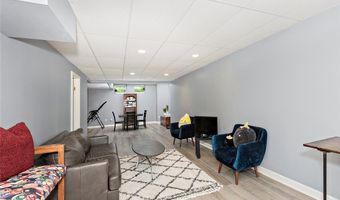 225 Linwood Ln, Aurora, OH 44202