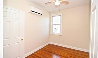 668 Thames St 2, Newport, RI 02840