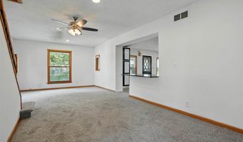 615 Lincoln St, Ainsworth, IA 52201