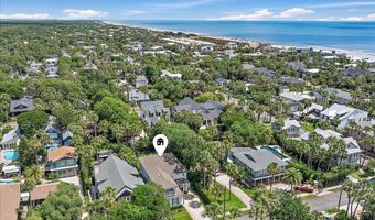 321 5TH St, Atlantic Beach, FL 32233