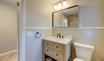 136 Juniper Ln, Berlin, CT 06037