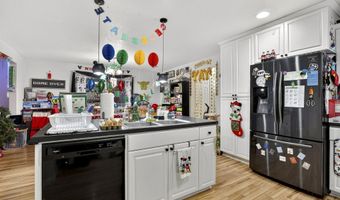 10535 SW CRESTWOOD Dr, Beaverton, OR 97008