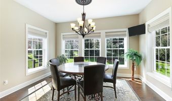 238 Westview Dr, Aurora, OH 44202
