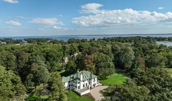 18 Tokeneke Trl, Darien, CT 06820