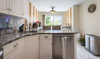 3 Centerbrook Ct, Avon, CT 06001