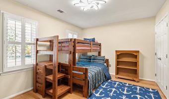 7421 BEVERLY MANOR Dr, Annandale, VA 22003