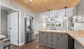 15263 OCEANVIEW Dr, Brookings, OR 97415