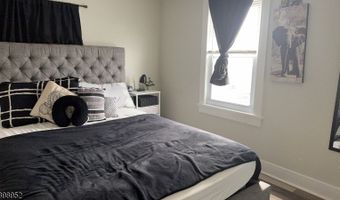 14 Cross St, Andover, NJ 07801