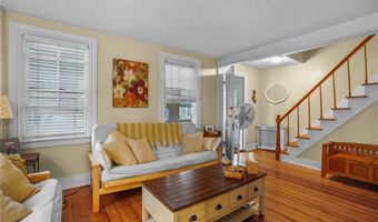 12 Hammond St, Newport, RI 02840