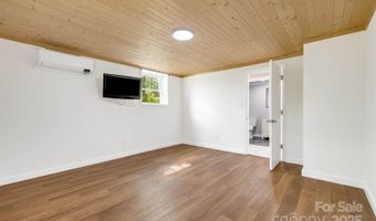 1 Glen Cove Rd, Arden, NC 28704