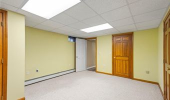 61 Kimberly Ln, Cranston, RI 02921