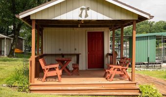 105 Firefly Ct, Altamont, MO 64620