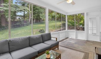 5973 SEARL Ter, Bethesda, MD 20816